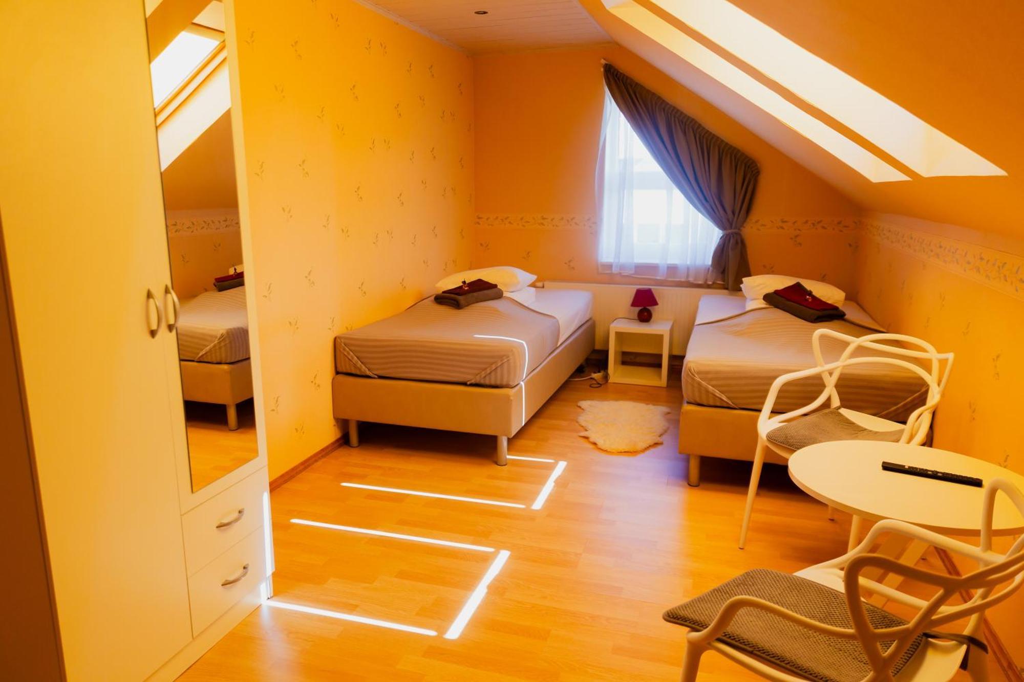 Konrad Family Guesthouse Kuressaare Rum bild