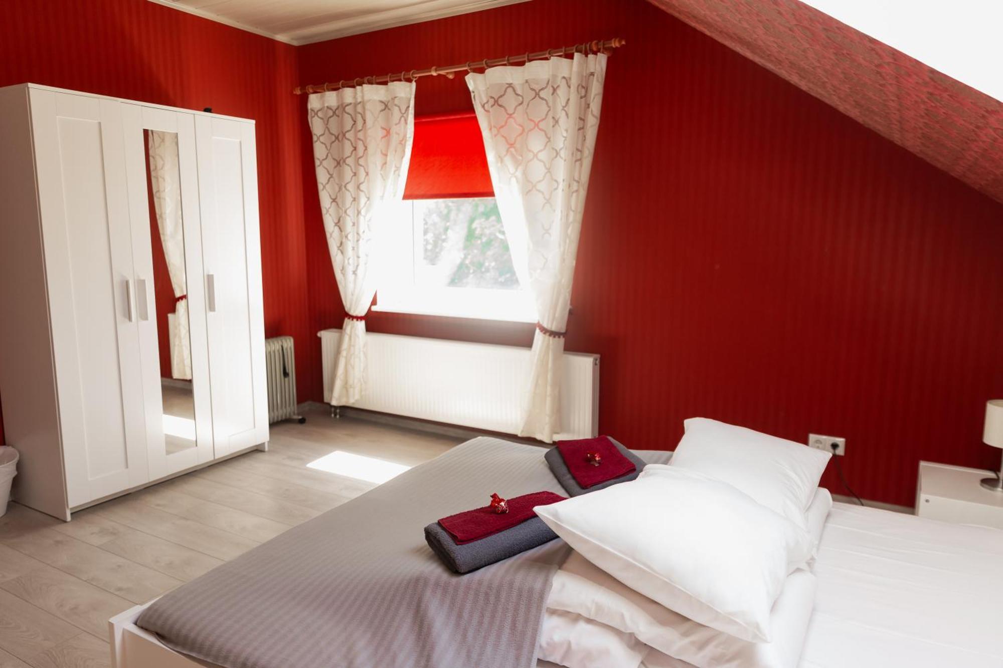 Konrad Family Guesthouse Kuressaare Rum bild