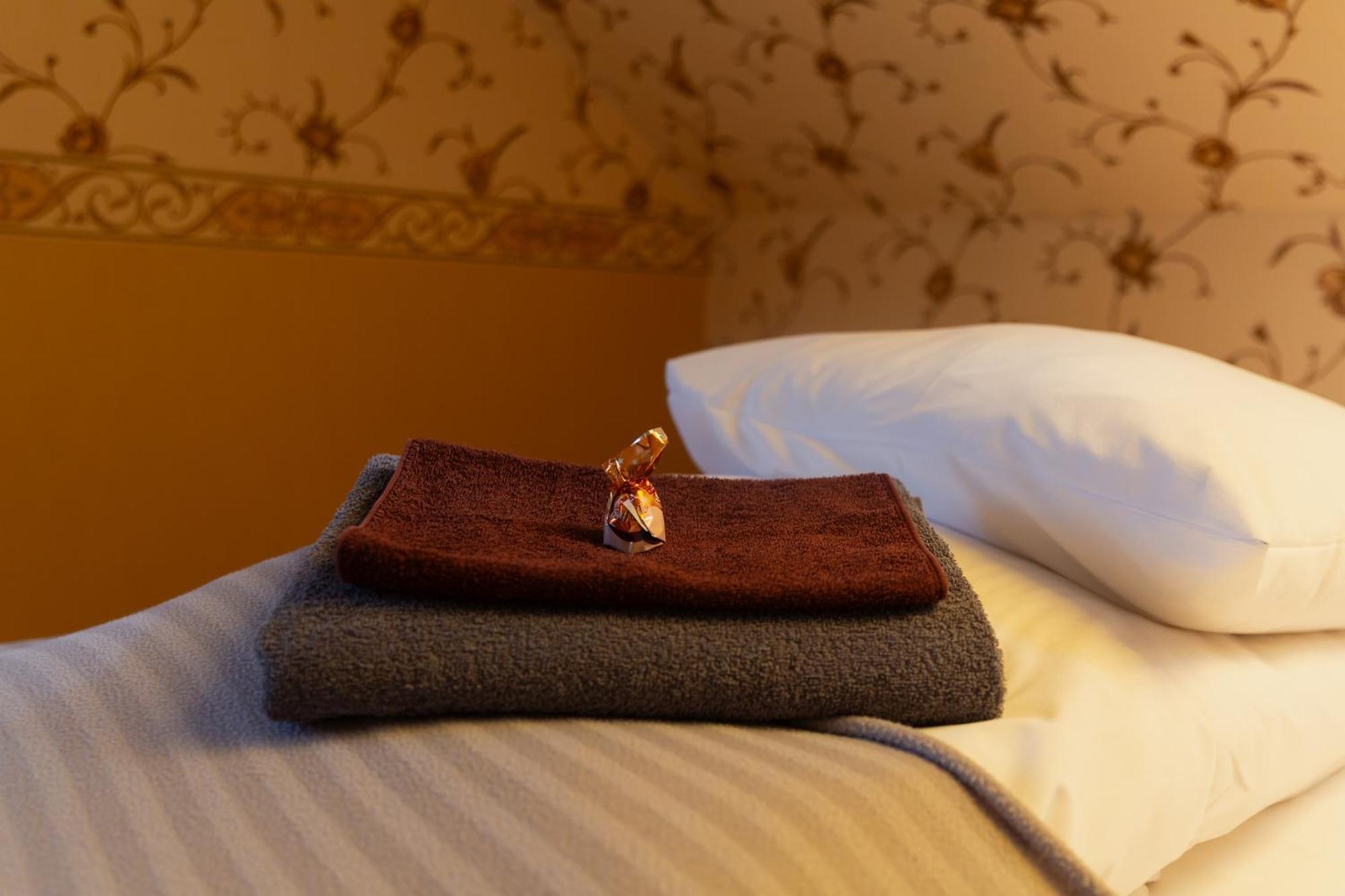 Konrad Family Guesthouse Kuressaare Rum bild