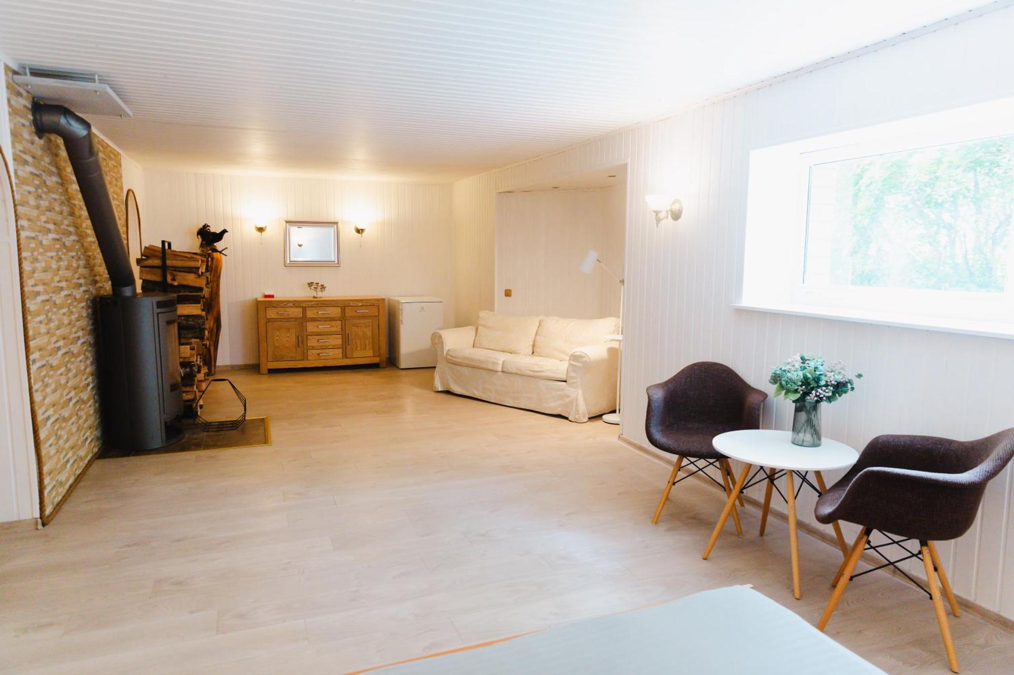 Konrad Family Guesthouse Kuressaare Rum bild