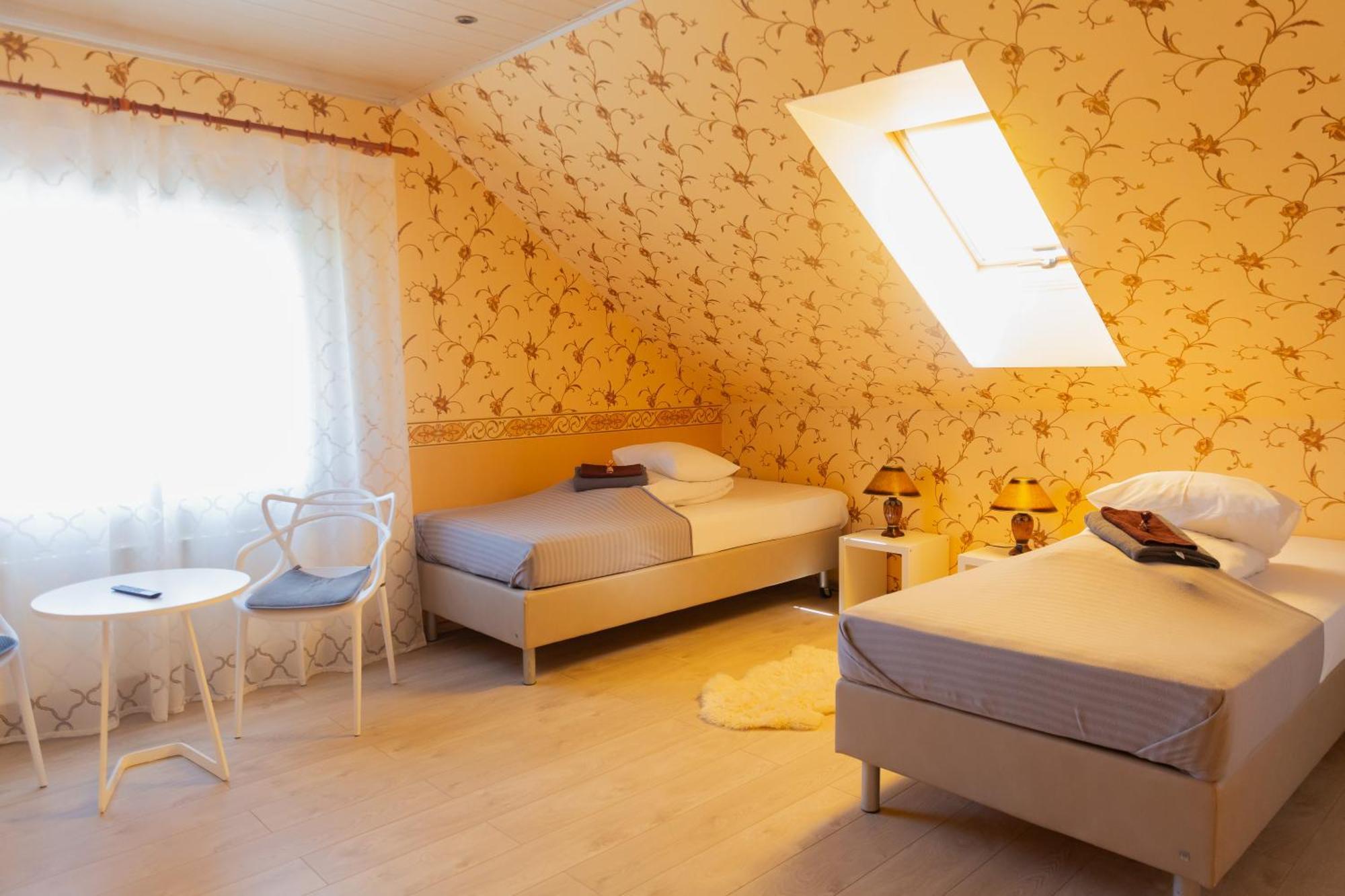 Konrad Family Guesthouse Kuressaare Rum bild