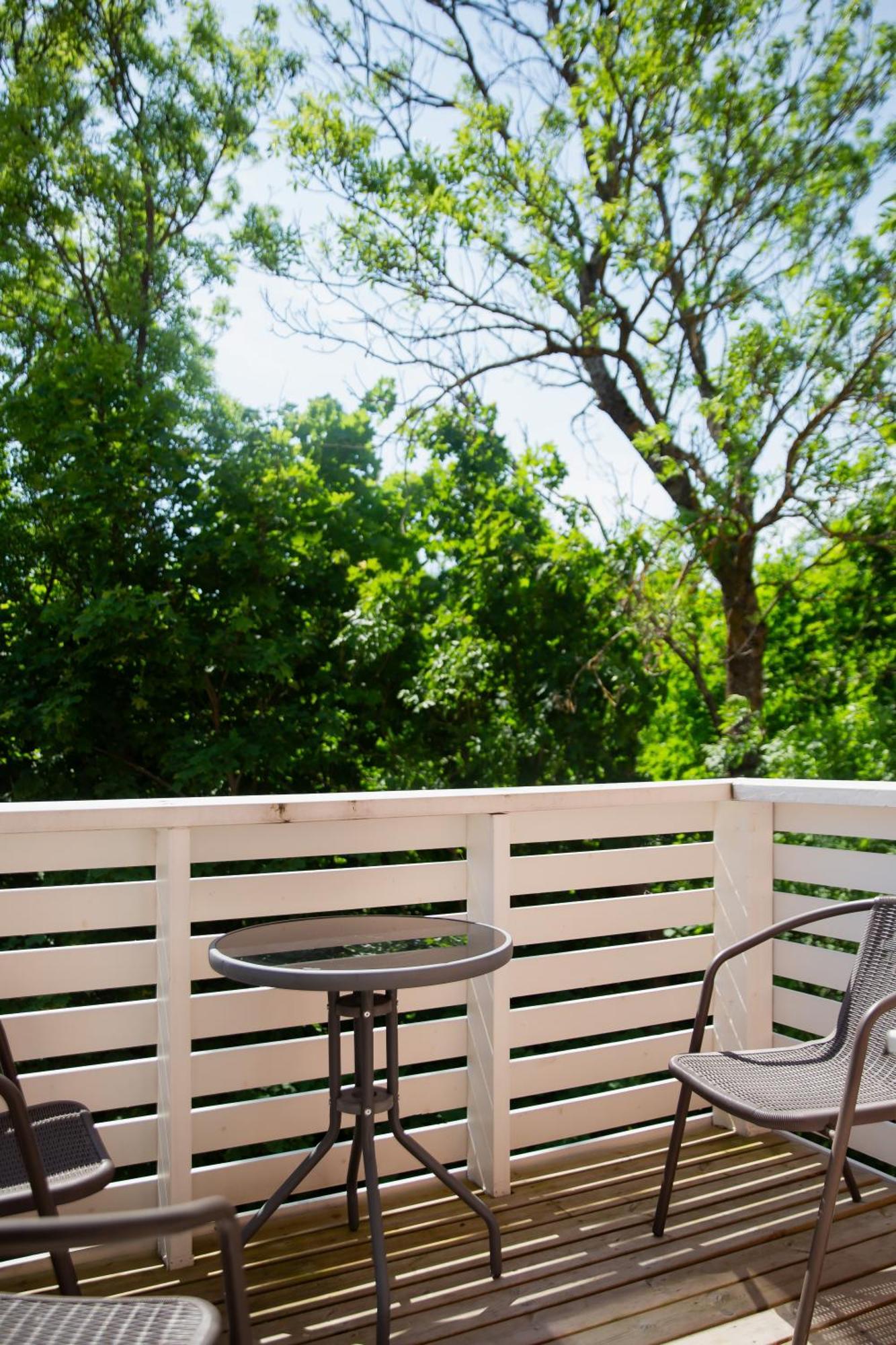 Konrad Family Guesthouse Kuressaare Rum bild
