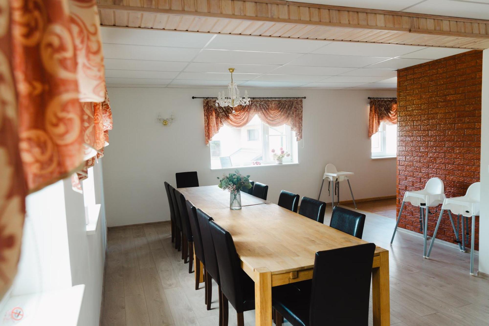 Konrad Family Guesthouse Kuressaare Exteriör bild